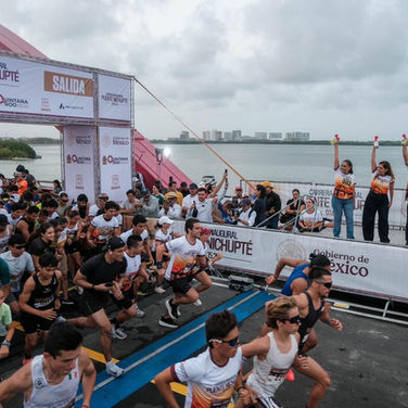 Espectacular carrera Puente Nichupté encabezada por la Gobernadora; 3 mil participantes y 10 mil asistentes