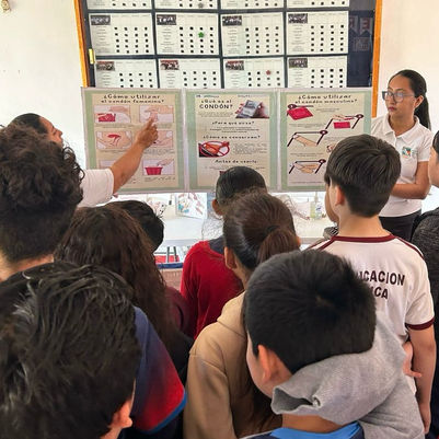 En práctica "Brigada de Salud" en Secundaria "Francisco Zarco" de Leona Vicario