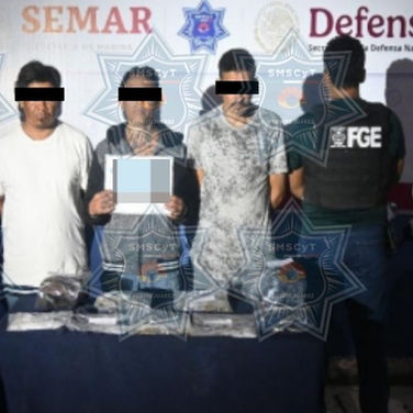 Atrapan los municipales a trío con 270 bolsitas de droga