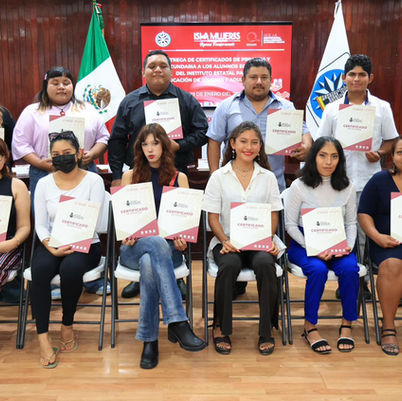 Entregan certificados de primaria y secundaria IEEJA y Gobierno Municipal  