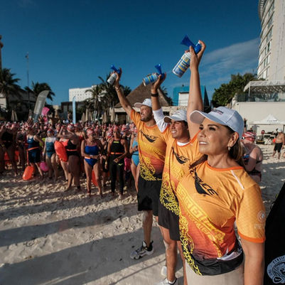 Banderazo de salida de Gobernadora a “El Cruce” Cancún- Isla Mujeres