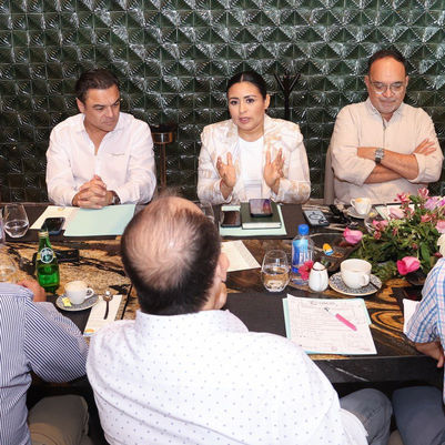 Acuerdan alcaldesa y hoteleros fortalecimiento de Puerto Morelos