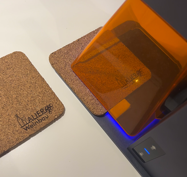 Lasergravierer, Korkuntersetzer