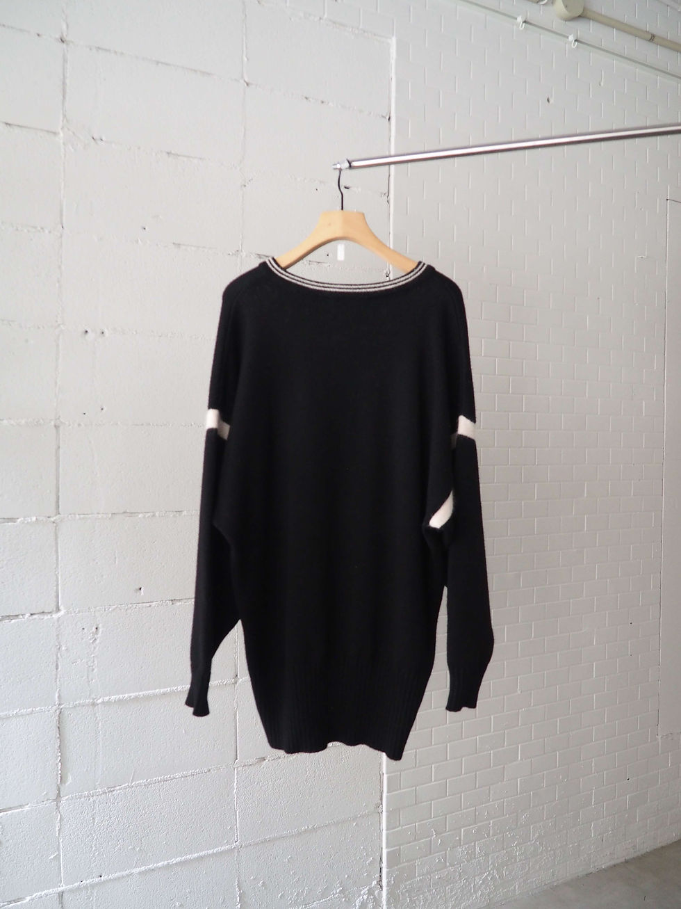 サムネイル： motif knit tops