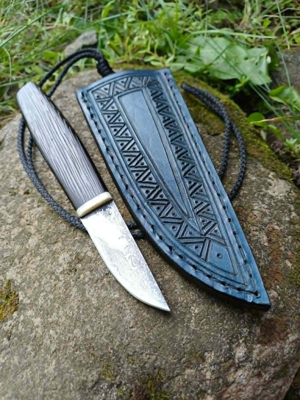 black scalpel