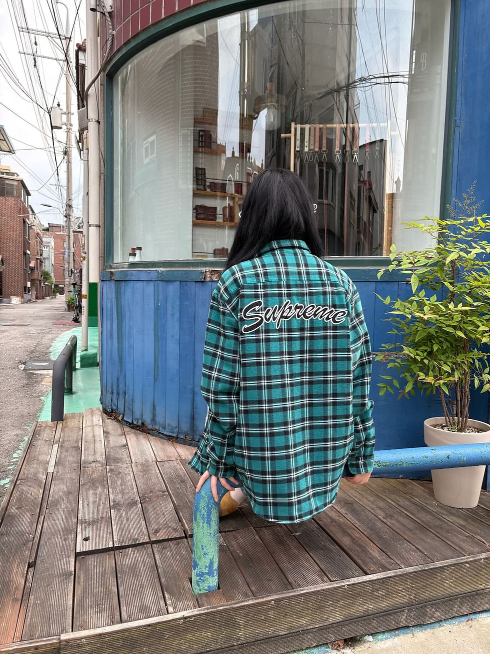 サムネイル： Supreme logo detail shirt jacket