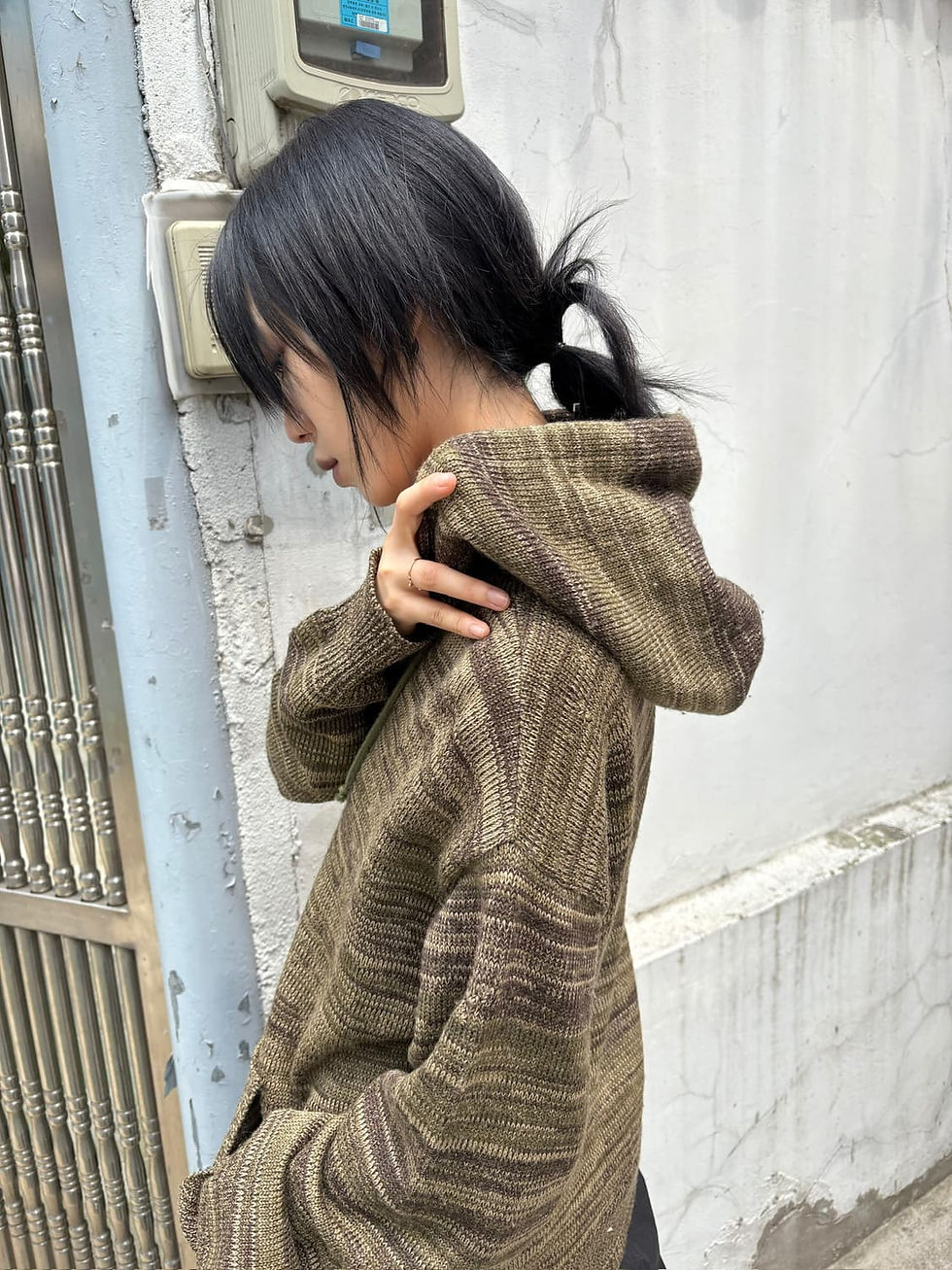 섬네일: Old needles knit hoodie