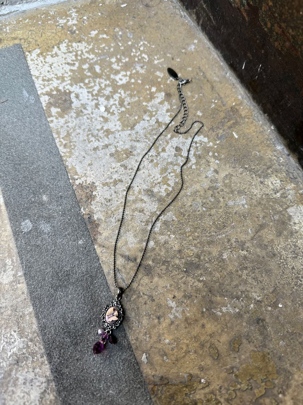 サムネイル： Ozz on gothic detail necklace