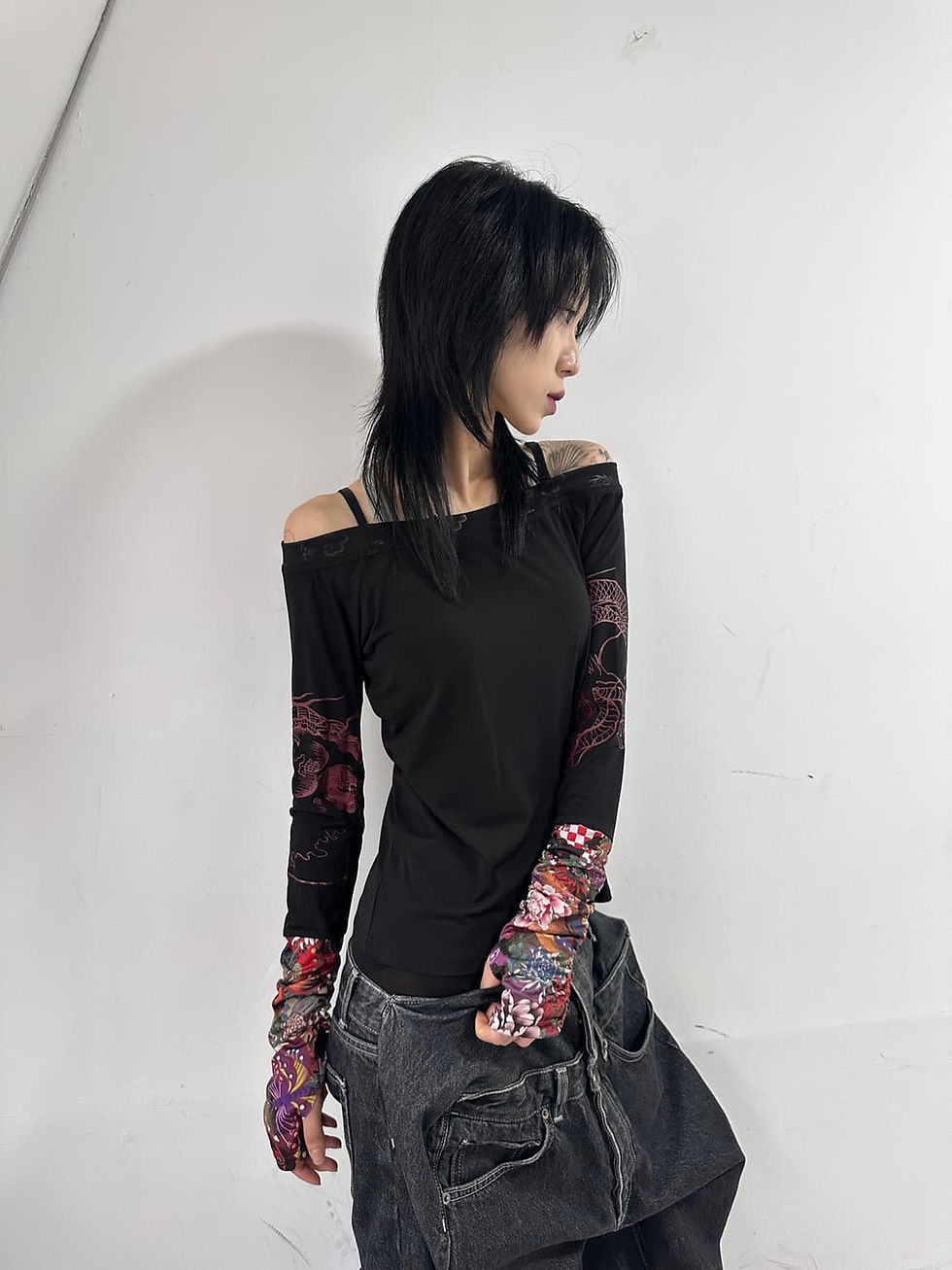 Thumbnail: Qutie flash off shoulder oriental long sleeve