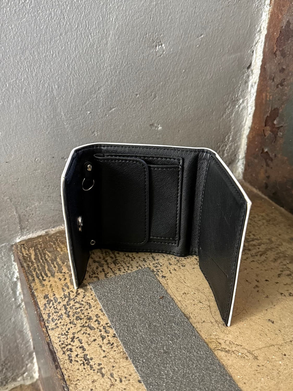 Thumbnail: Ozz croce graphic wallet