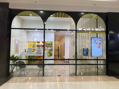 How to Choose the Right Beauty Salon Near Me for Brows, Lashes & More
