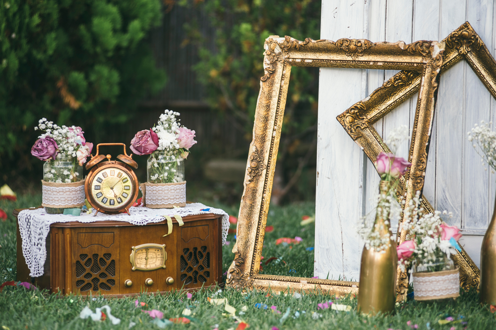 How to Decorate in a Rustic Farmhouse Style for Valentine's Day
