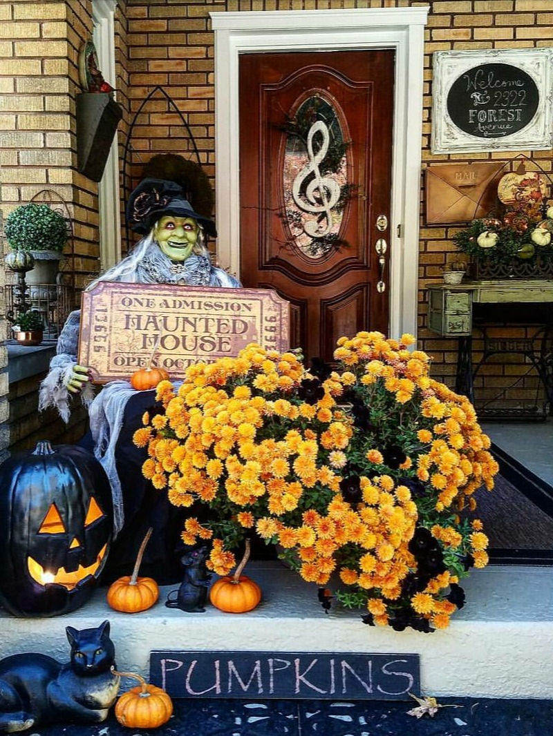 The Bewitching Makeover - Halloween Porch Ideas