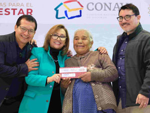 ENCABEZÓ GOBERNADORA ENTREGA DE TARJETAS A BENEFICIARIOS DEL PROGRAMA POR UNA MEJOR VIVIENDA