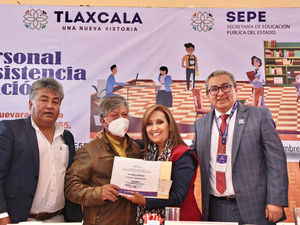 RECONOCE GOBERNADORA LABOR DE PERSONAL DE APOYO Y ASISTENCIA D SECCIÓN 55 DEL SNTE