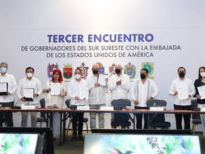 KEN SALAZAR SE REÚNE CON GOBERNADORES DEL SURESTE, COLABORACIÓN SIGUE