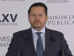 PROPONE HUERTA QUE EL PRESIDENTE COMPAREZCA UNA VEZ AL AÑO ANTE EL CONGRESO DE LA UNIÓN