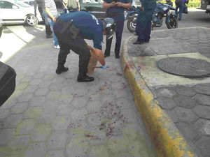 TRES LESIONADOS DEJA RIÑA EN LA CAPITAL