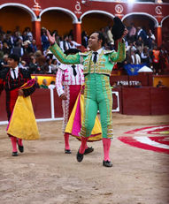 JOSÉ LUIS ANGELINO DE ARRIAGA SE DESPIDE DE LOS RUEDOS CON TRES OREJAS EN “TLAXCALA, LA FERIA DE FERIAS 2026”