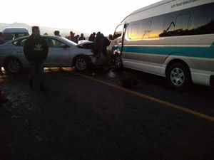 HERIDOS DEJA CHOQUE ENTRE PARTICULAR Y UNIDAD DE TRANSPORTE