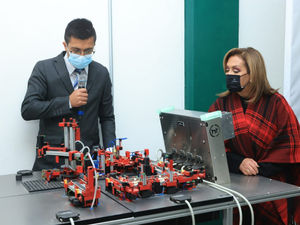 ENTREGÓ GOBERNADORA EQUIPAMIENTO DE AULA HÍBRIDA EN CECYTE DE XICOHTZINCO