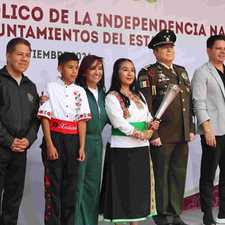ENTREGA GOBERNADORA FUEGO SIMBÓLICO DE INDEPENDENCIA A LOS 60 MUNICIPIOS DE TLAXCALA
