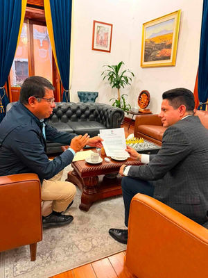 RAMIREZ HERNÁNDEZ SE REÚNE CON EL PRIISTA PADILLA SÁNCHEZ
