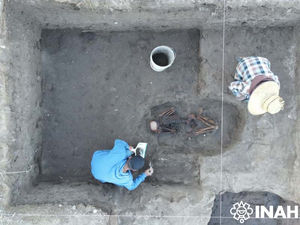 HALLAZGO DE ENTIERRO COMPLEMENTA INFORMACIÓN SOBRE MILENARIAS PRÁCTICAS FUNERARIAS