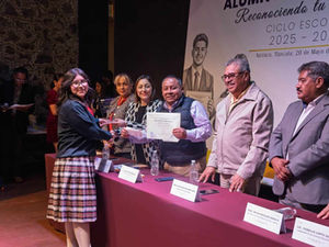 “RECONOCE GOBIERNO DE APIZACO, ALUMNOS DESTACADOS EN DESEMPEÑO ACADÉMICO”