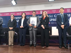 ENTREGA INAI RECONOCIMIENTOS A LA UPTX EN CERTAMEN NACIONAL DE TRANSPARENCIA