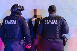 POLICÍA MUNICIPAL DE TLAXCALA COLABORA CON LA FGJE Y DETIENE A SUJETO CON ORDEN DE APREHENSIÓN VIGENTE
