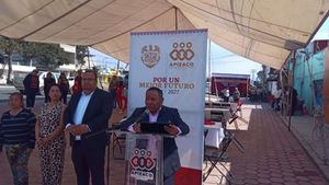 RIVERA ENTREGA CALLES NUEVAS EN SAN ISIDRO Y LOMA FLORIDA TRAS 40 AÑOS DE OLVIDO