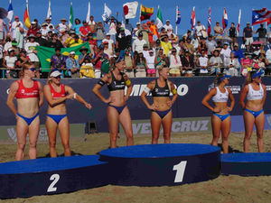 KATJA STAM Y RAISA SCHOON SE LLEGAN EL 1ER LUGAR EN EL CHALLENGE DE VOLLEYBALL PLAYERO