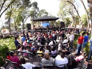 CAUTIVA A CAPITALINOS FLASHMOB MUSICAL DE LA BANDA DE LA SEDENA