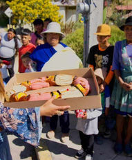 MIRIAM MARTÍNEZ COMPARTE ROSCA DE REYES CON FAMILIAS EN SITUACIÓN DE VULNERABILIDAD