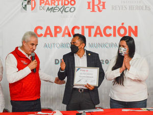 CAPACITA PRI ESTATAL A SUS AUTORIDADES MUNICIPALES ELECTAS