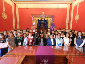 EN EL DÍA DEL NIÑO, GOBERNADORA RECIBIÓ A INTEGRANTES DEL PARLAMENTO INFANTIL