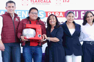 ENTREGA GOBERNADORA APOYOS DEL PROGRAMA “HERRAMIENTAS PARA TU FUTURO” 2026