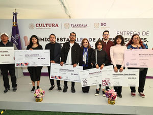 ENTREGÓ LCC ESTÍMULOS A GANADORES DE PACMYC,PECDA Y PREMIOS ESTATALES DE ARTES VISUALES Y LITERATURA