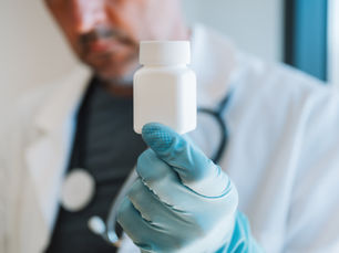 A crescente demanda por medicamentos de alto custo no Brasil: por que o país está no centro desse movimento global