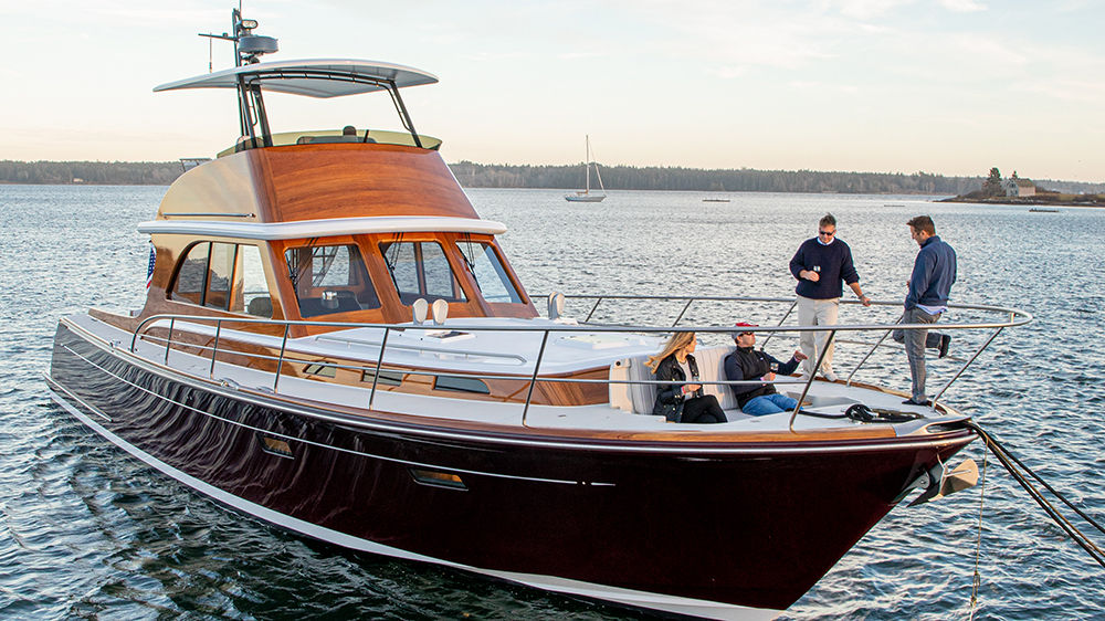 5 Beautiful Wooden Boats That Blend Classic Design With Modern Technology