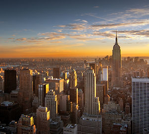 Ciudad de la puesta del sol sobre Nueva