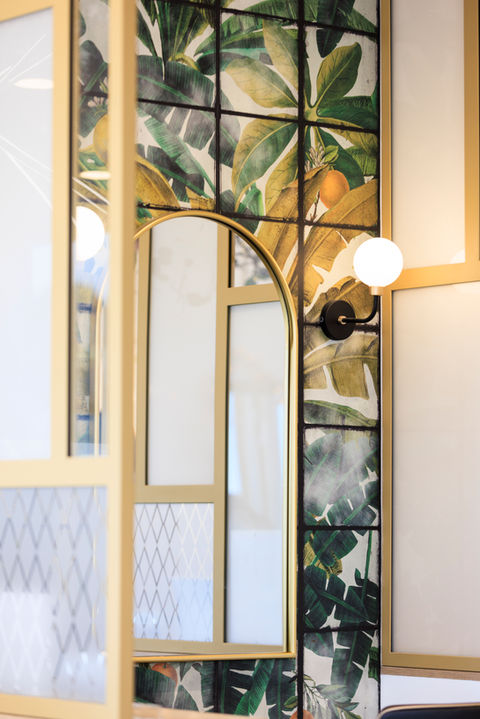 Salon de coiffure élégant, décoration chic à Bayonne