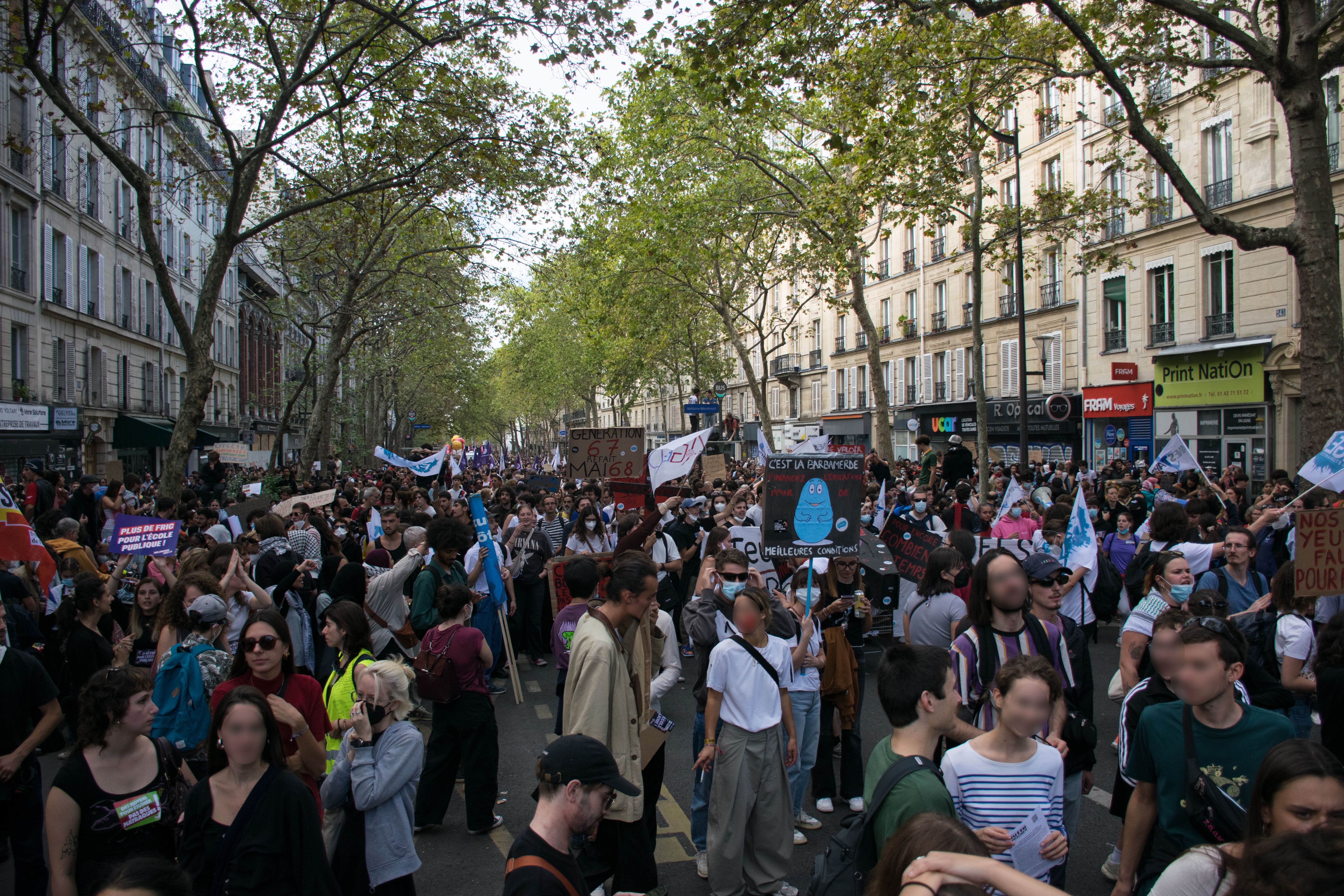Mélenchon backs France's student revolt with pledge to lower voting age to 16