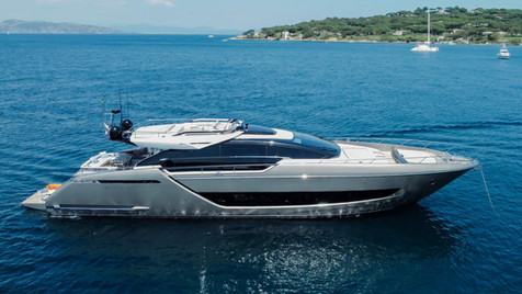 KAR Yacht for Charter - RIVA 88 Folgore