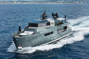 TORTOISE Yacht for Charter