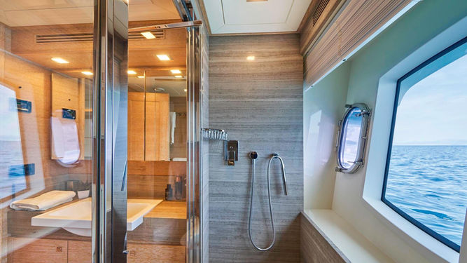 ACCEPTUS Yacht for charter