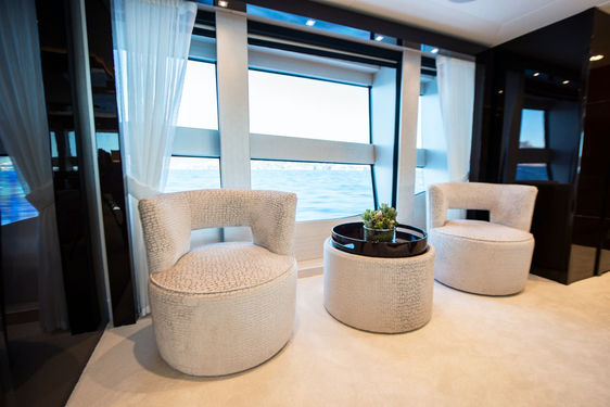E-MOTION Yacht for Charter - Sunseeker 40m
