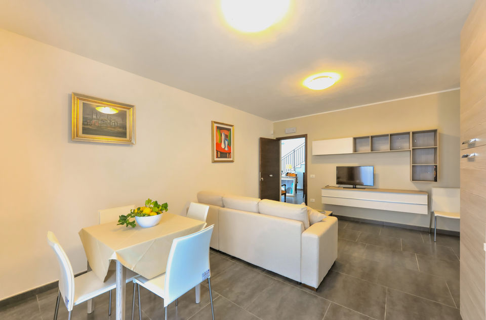 | Case Mistretta Appartements LIVING 4 DSC_4055.jpg