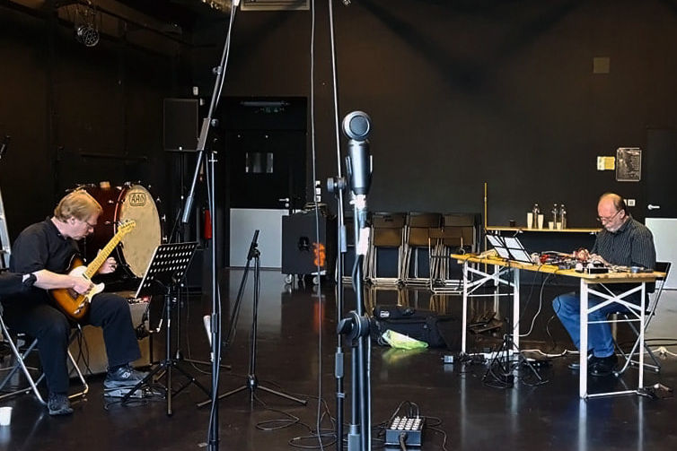 keith-pisaro-recording-session1-level5_orig.jpg